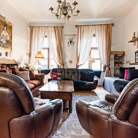 Historical Two-Bedroom Apartment With Sauna, Jacuzzi And Fireplace タリン エクステリア 写真